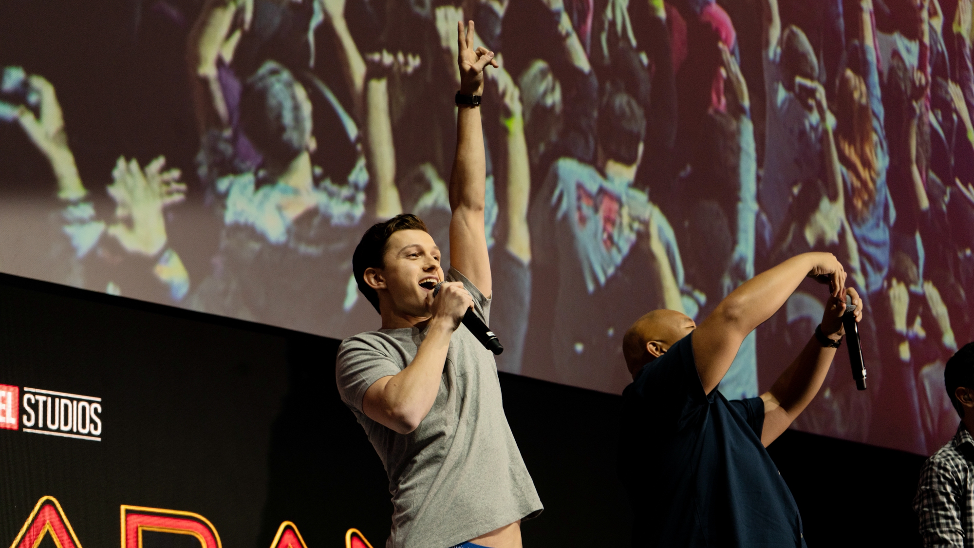 九游体育app-包含夺冠首场状态出色,快船观众沸腾!,Ming重返赛场观众掌声雷动的词条