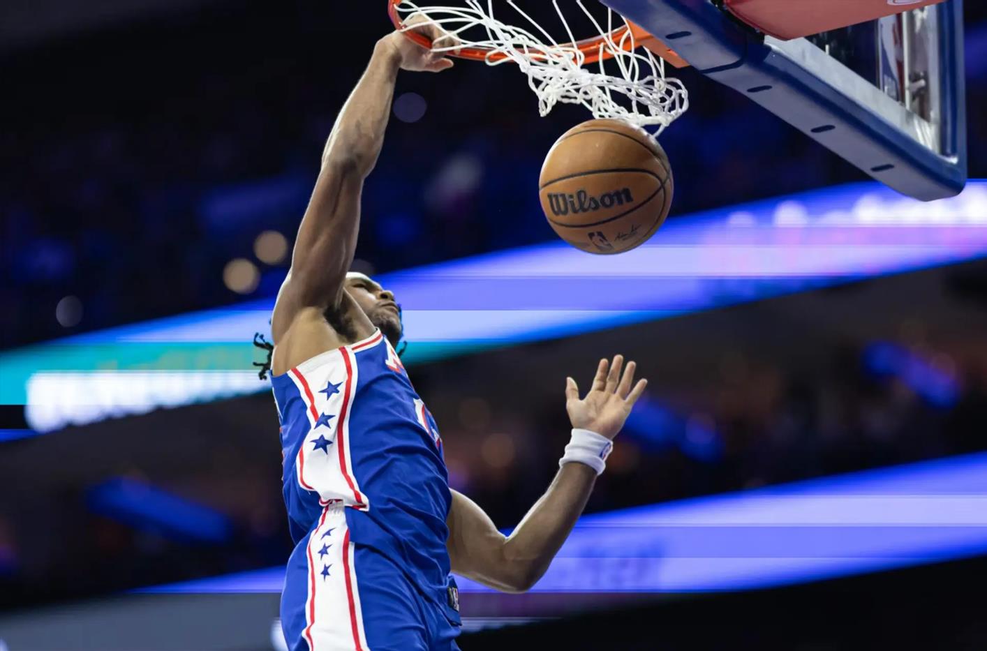 九游体育app-关于今夜NBA常规赛传出新动向，上海海港手感冰凉，管理层表态：悬念犹存，医务组通报恢复的信息